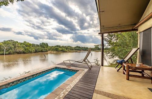 Thorny Bush Game Reserve Cabina | Phelwana Game Lodge