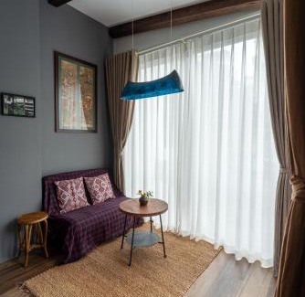Hang Bo Apartamento | Phen Art House, Artistic Living in the Heart of Old Quarter
