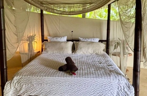 Cantón de Desamparados Hotel | Phenomenal 6-bedroom hotel in Playa Matapalo