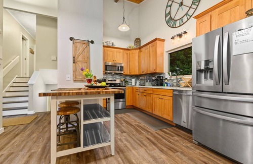 Beaverton Casa | Great Deals on Summer Stays!