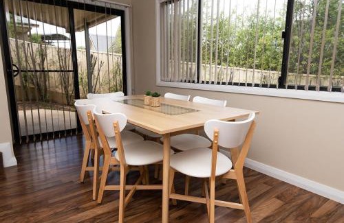 Bletchington Casa | Phillip Villa, Modern & Fresh, Close to Town, Free Wifi