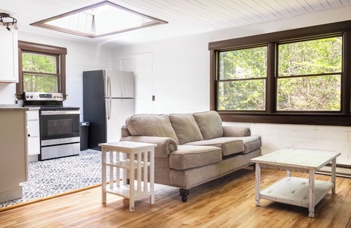 Lucerne-in-Maine Cabina | Phillips Lake Cozy Cabin