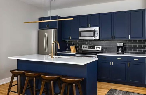 Fishtown Apartamento | Philly A Colorful Urban Oasis