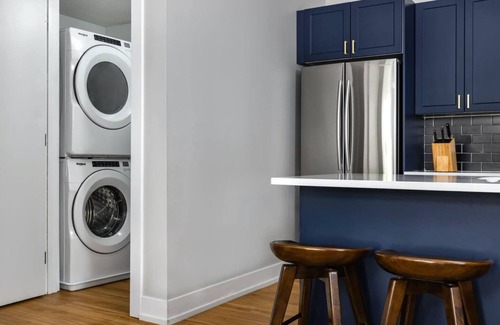 Fishtown Apartamento | Philly A Colorful Urban Oasis