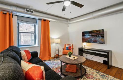 Almont Apartamento | Philly Apartment Old City King Bed Walkable to Sites