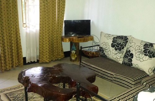 Kalangala Hotel | Philo Leisure Gardens