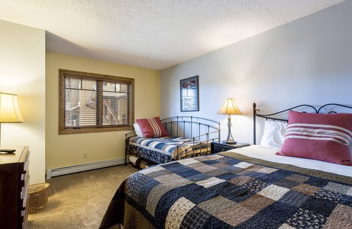 Steamboat Springs Condominio | Phoenix 207 2 Bedroom Condo by Redawning