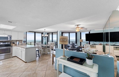 Orange Beach Condominio | Phoenix East 511: Luxury Beachfront Condo | Gulf Views | Indoor + Outdoor Pools