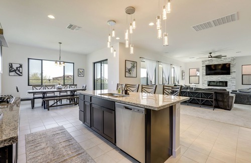 South Mountain Casa | Phoenix Haven w/ Balcony, Pool & Hot Tub Access