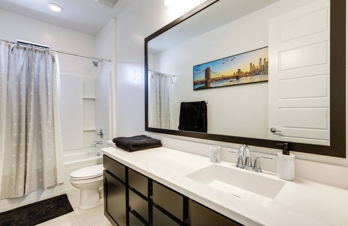 South Mountain Casa | Phoenix Haven w/ Balcony, Pool & Hot Tub Access