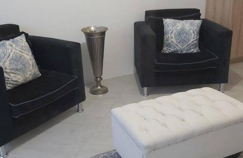 Langenhoven Park Apartamento | Phoenix, Langenhovenpark, Bfn near Inibos parkrun.
