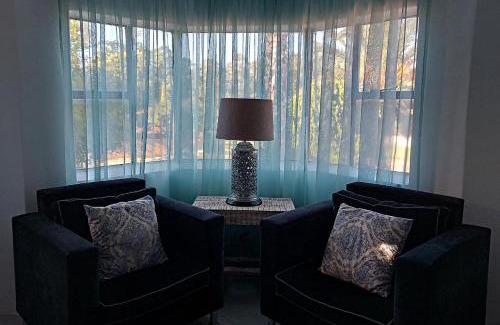 Langenhoven Park Apartamento | Phoenix, Langenhovenpark, Bfn near Inibos parkrun.
