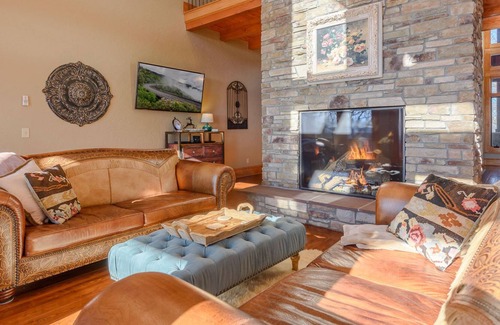 Jefferson Casa | Phoenix Mountain Lodge on Twickenham estate