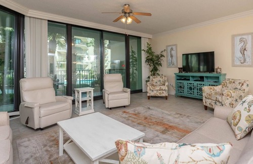Orange Beach Condominio | Phoenix On The Bay 1117 3 Bedroom Condo by RedAwning