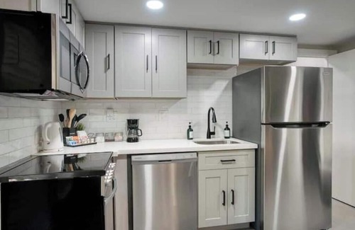 Alhambra Casa | Phoenix Rental Home - Pet Friendly!