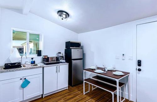 Downtown Phoenix Casa | Phoenix Retreat - Studio with King Bed - 10 min from Airp - Unit C