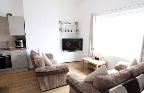 Fleetwood Apartamento | Phoenix Rise Summary: