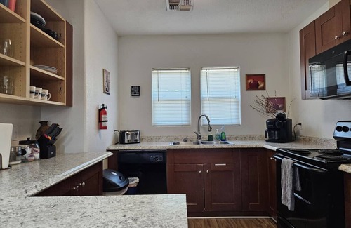 Garfield Casa | Phoenix Triplex all to your Self