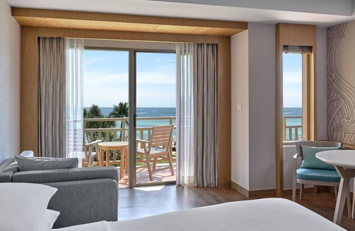Patong Complejo | Phuket Marriott Resort & Spa, Merlin Beach