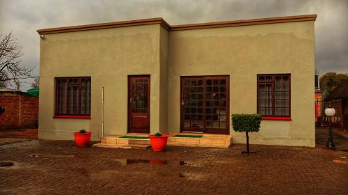 Trompsburg Casa | Phumelela Guesthouse