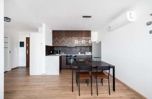 Lodz Apartamento | Piłsudskiego Central Apartment by BookingHost