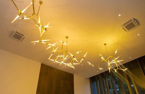 Accra Apartamento | Piano and Gold at The Lennox, Airport Residential