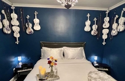 Heron Walk Casa | piano bar Nashville Keys centrally located