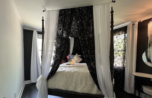 Heron Walk Casa | piano bar Nashville Keys centrally located