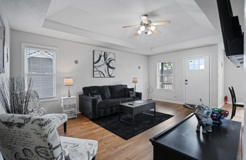 Clarksville Casa | Pianokey- 300mbps Wifi- Workspace