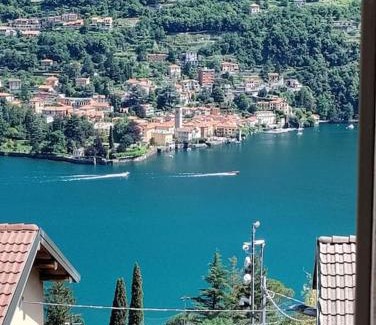 Moltrasio Apartamento | Piazzetta House Stunning Lake View Welcome Cocktail at Il Baretto