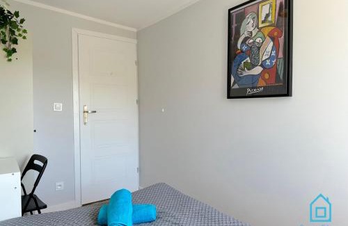 Siedlce Casa | Picasso Room -10 Minutes to Gdańsk Old Town & Sea
