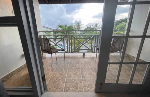 Sunset Crest Apartamento | Picasso’s Paradise at Sunset Lane | 1BR Treasure