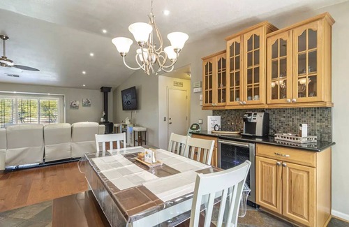 Coarsegold Casa | Picayune Retreat: Spa/EV/Play-structure/Pet-loving/Games and more''
