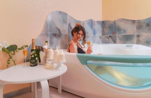 Santa Maria al Bagno Hotel | Piccadilly Rooms Restaurant and Beach