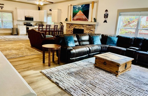 Hiawassee Casa | PICCINNIs Villa, Mtn & Lake Views, sleeps 12