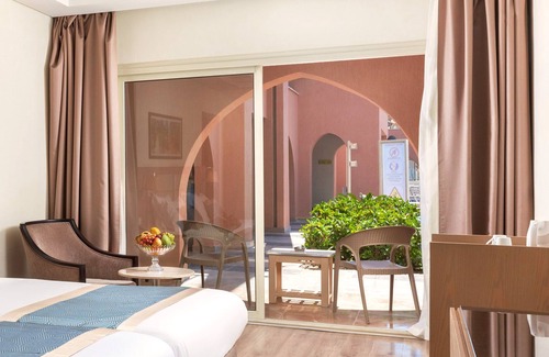 Village Road Complejo | Pickalbatros Alf Leila Wa Leila Resort - Neverland Hurghada