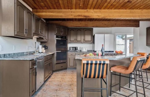 Bartlett Cabina | Pickering Lodge - Mtn View, Game Room, Hot Tub