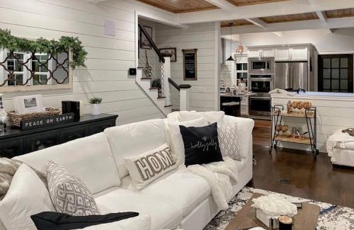 Coeur d'Alene Casa | Picket Fences - Great Downtown Location