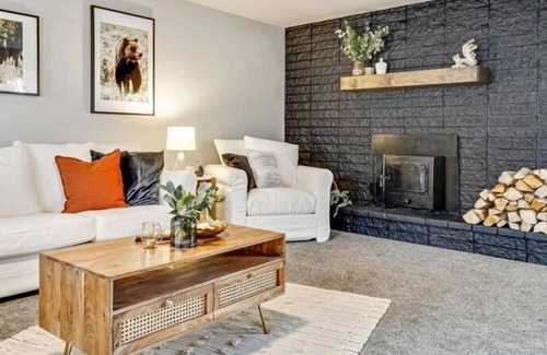 Alpine Casa | Pickle Ball Courts Close By|Game Room for Kids!