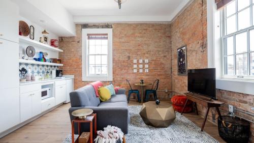 Covington Apartamento | Pickle Factory - Odd Fellows Hall