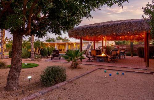 Central Scottsdale Casa | Pickleball in Paradise- 6 bedrooms pool spa arcade putting green sportspickleballvolleyball
