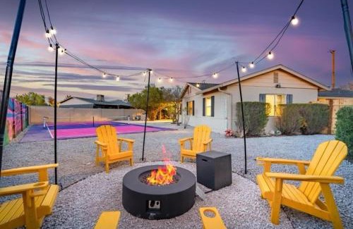 Bel Air Casa | Pickleball, Sparkling Pool, Mini Putt and Sleeps14
