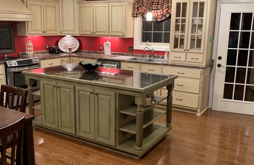 Iuka Casa | PICKWICK BAILIWICK - A PEACEFUL RETREAT OVERLOOKING PICKWICK LAKE + RV HOOKUP