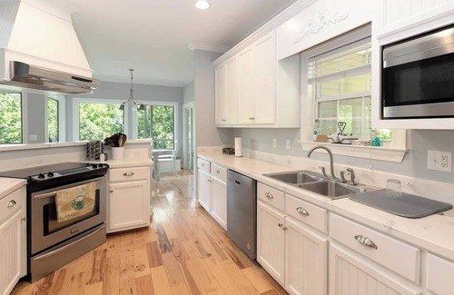 Waterloo Casa | Pickwick Lake Access | 6BR w/Firepit & Kayaks