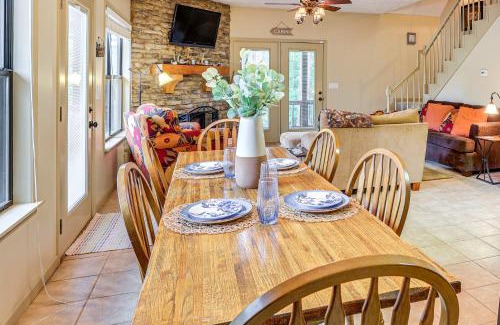 Iuka Casa | Pickwick Lake Cabin with Private Marina Access