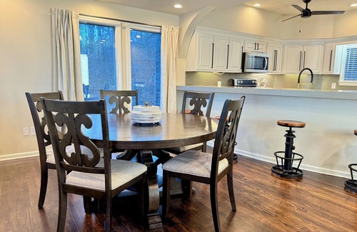 Counce Casa | Pickwick Lake Front Estate w/Spectacular Views, Boat Slip & Swimming Pool