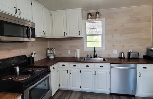 Morris Chapel Casa | Pickwick- Screened Patio ON Tennessee River 7th Nt FREE- Dogs Allowed