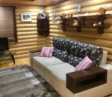Serednye Apartamento | Picnic Park