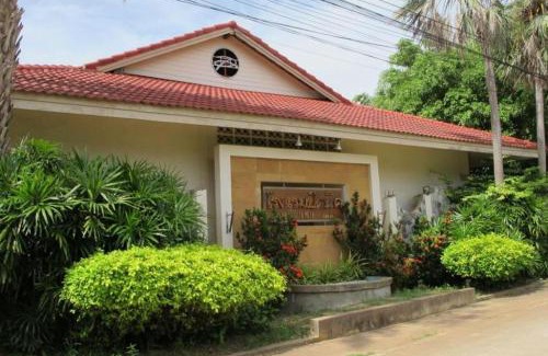 Tha Thaewawong Hotel | Picnic Sriracha Hotel