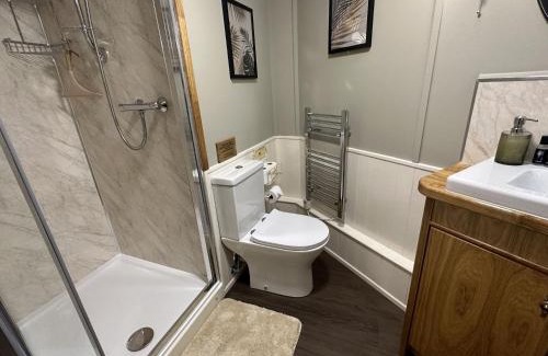 Llanddowror Casa | Picton Cottage Studio - A beautiful newly refurbished annexe with handmade features